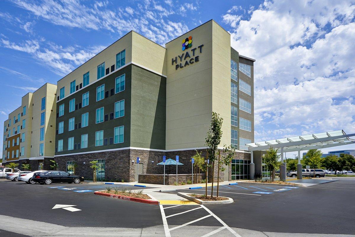 Hyatt Place Hotel 3*